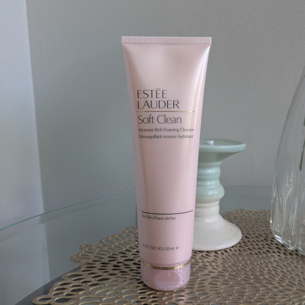 Estee Lauder Soft Clean Moisture Rich Foaming Cleanser - Light Pink